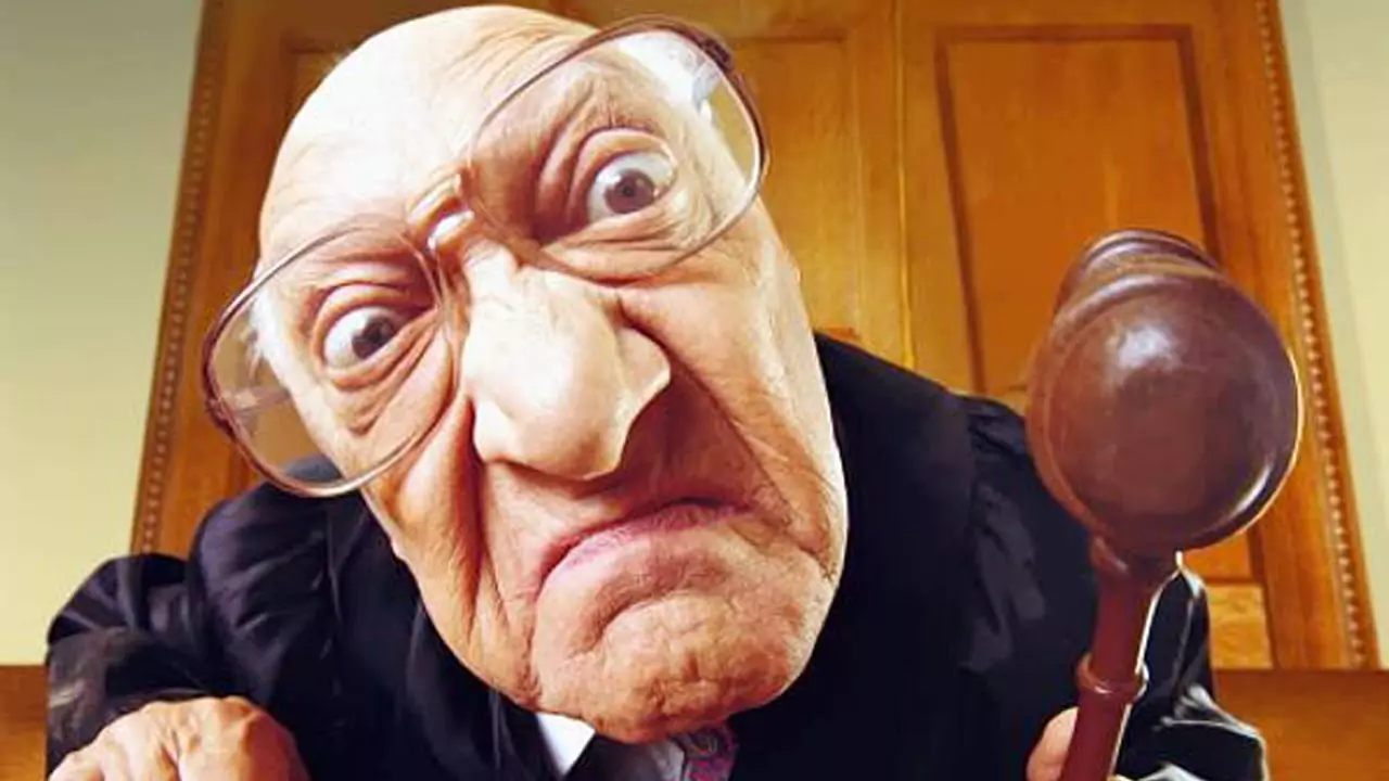 Юрист Фарафонтов Евгений Андреевич объясняет: Топ-10 самых нелепых судебных споров