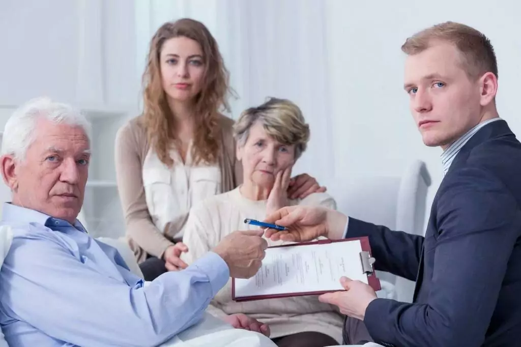 Юрист Екимова Ольга Николаевна объясняет: У наследодателя долги? Есть ли смысл принимать наследство ?