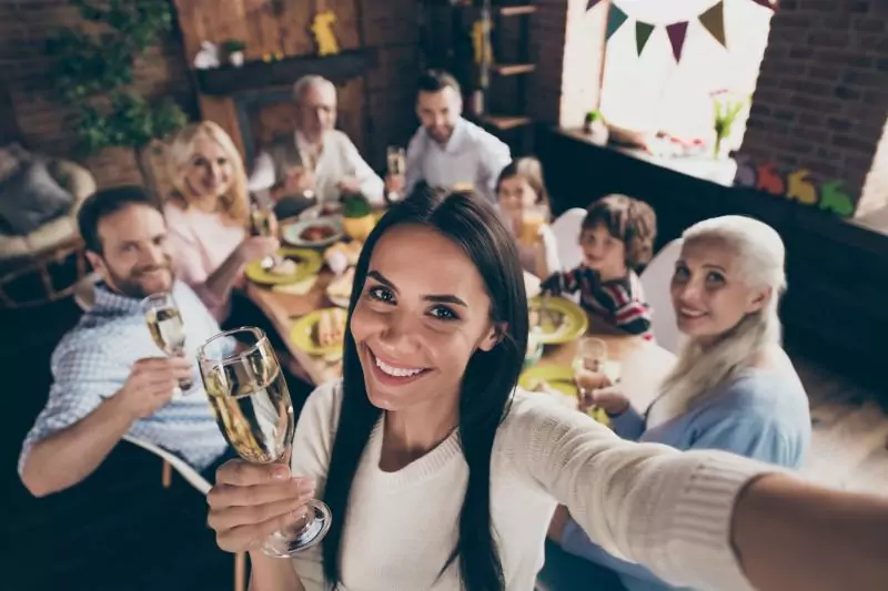 Юрист Полихов Дмитрий Владимирович объясняет: Сделки между близкими родственниками