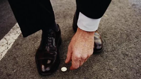 Юрист Оганесян Арег Каренович объясняет: Нашел телефон на улице, это находка, или кража?