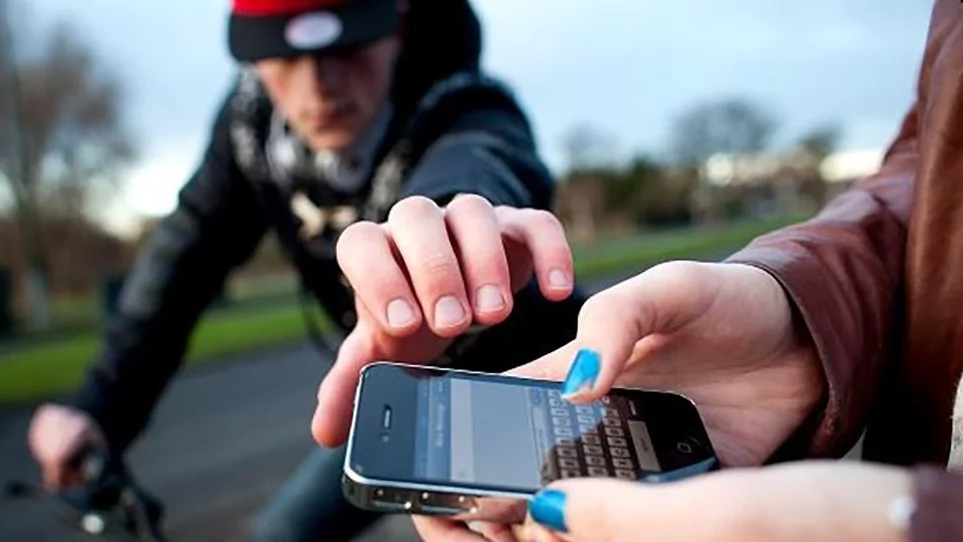 Адвокат Нурмухаметов Валерий Наилевич объясняет: Присвоение телефона станет кражей, если удалить данные о владельце