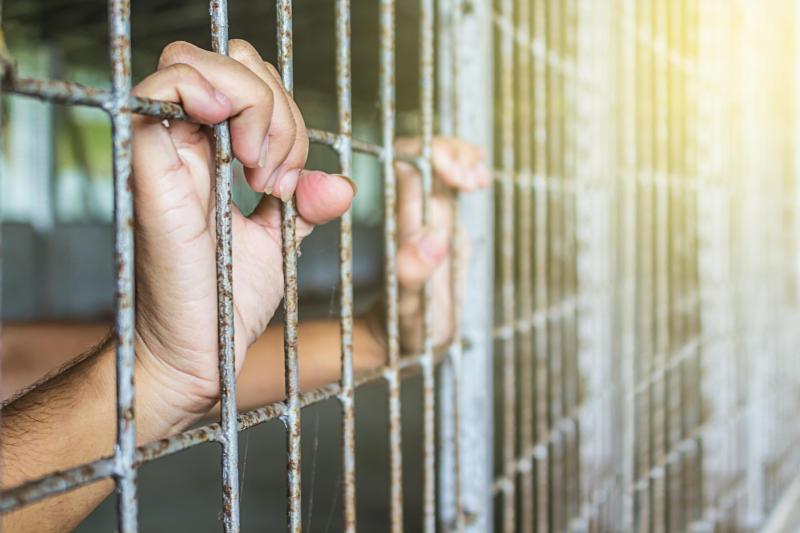 Юрист Шпак Иннокентий Владимирович объясняет: Пытки в СИЗО, защита своих прав и получение компенсации