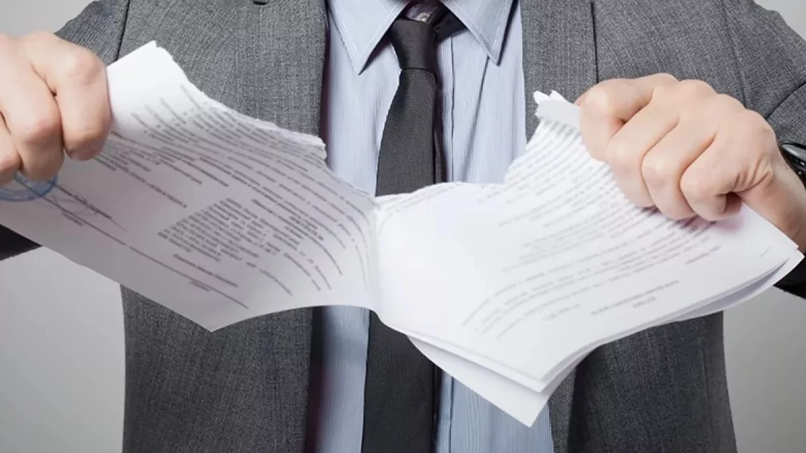 Адвокат Савельев Денис Вячеславович объясняет: Как расторгнуть договор страхования, навязанный банком при получении кредита