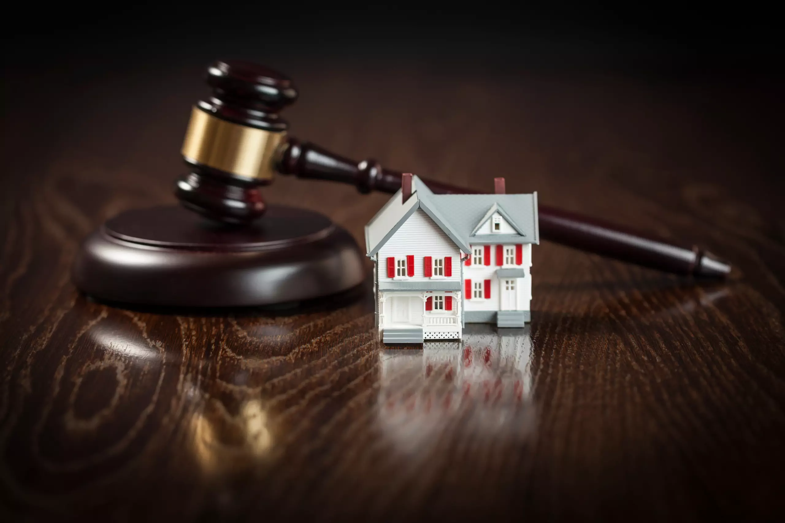 Юрист Зоценко Виталий Николаевич объясняет: Особенности дел о выселении из жилых помещений