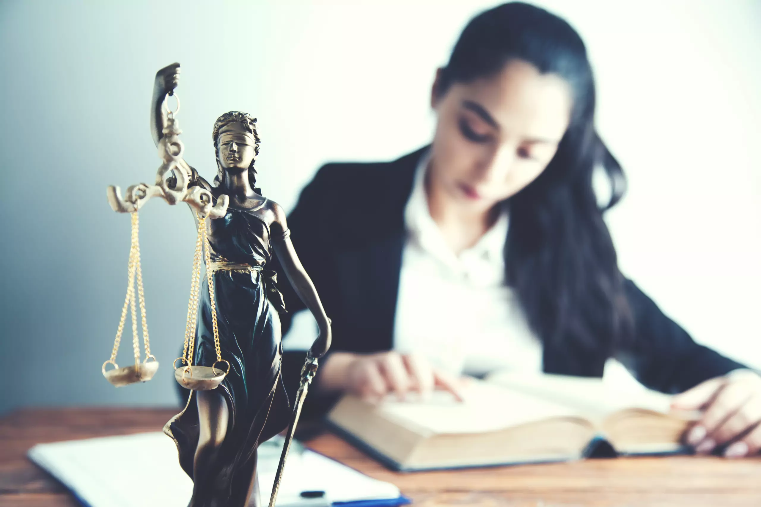 Адвокат Денисенко Вадим Владимирович объясняет: ВС запретил формальный подход к вопросу о принятии исковых заявлений и жалоб.