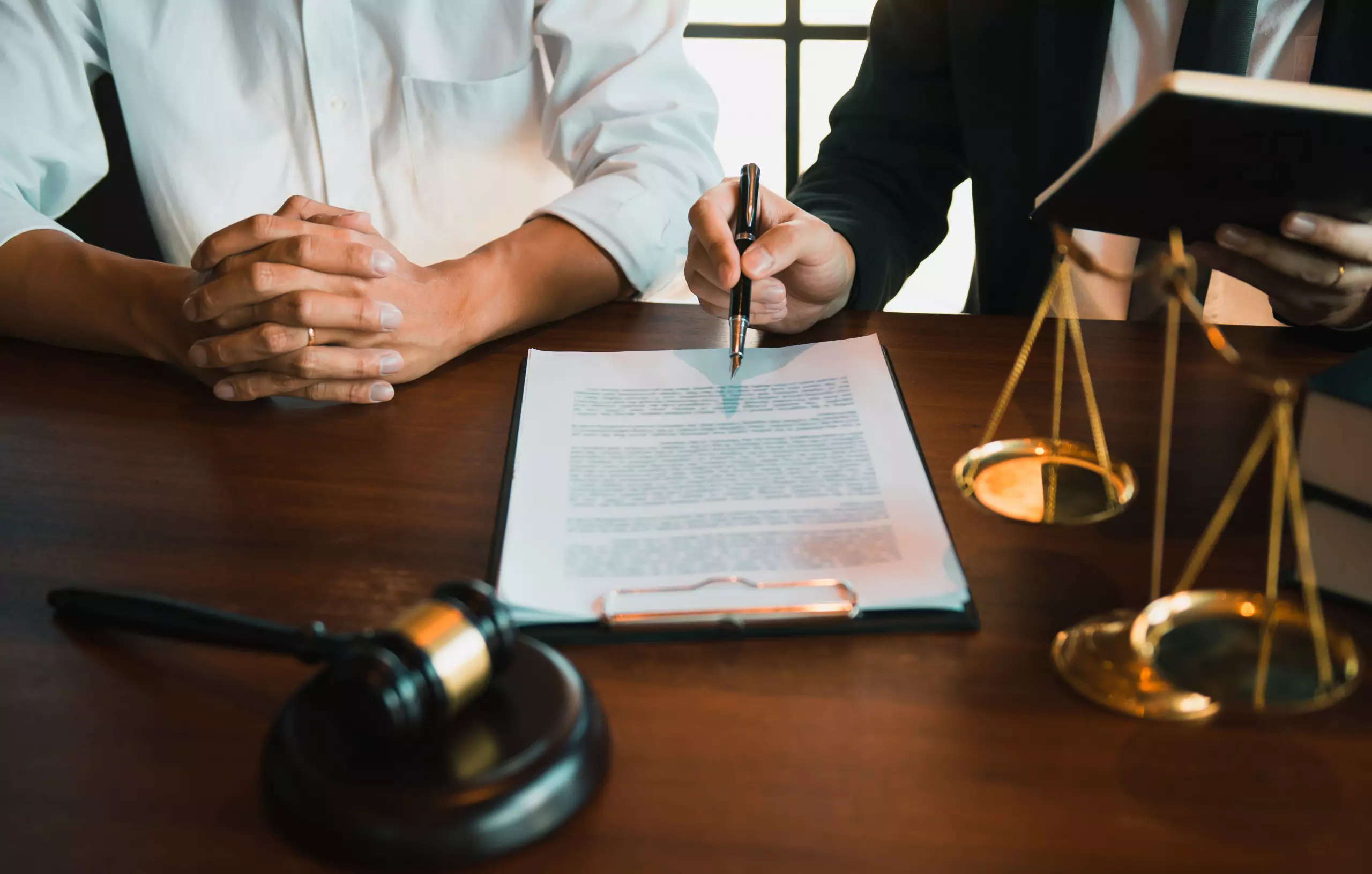 Адвокат Карпенко Евгений Максимович объясняет: Приняты поправки к нормам АПК и ГПК о судебных представителях