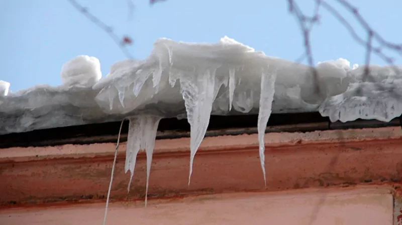 Юрист Воробьев Василий Сергеевич объясняет: Наказание для УК за ненадлежащую уборку ч.1 (вред имуществу)