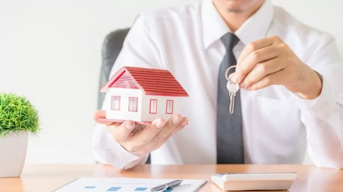 Адвокат Глазунов Григорий Павлович объясняет: Без штампа в паспорте. Новые риски при покупке квартиры