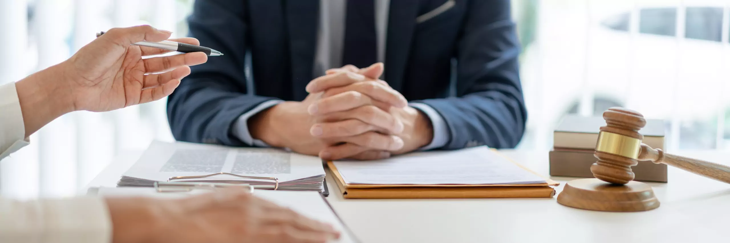 Юрист Сергеев Вячеслав Александрович объясняет: Юридические услуги