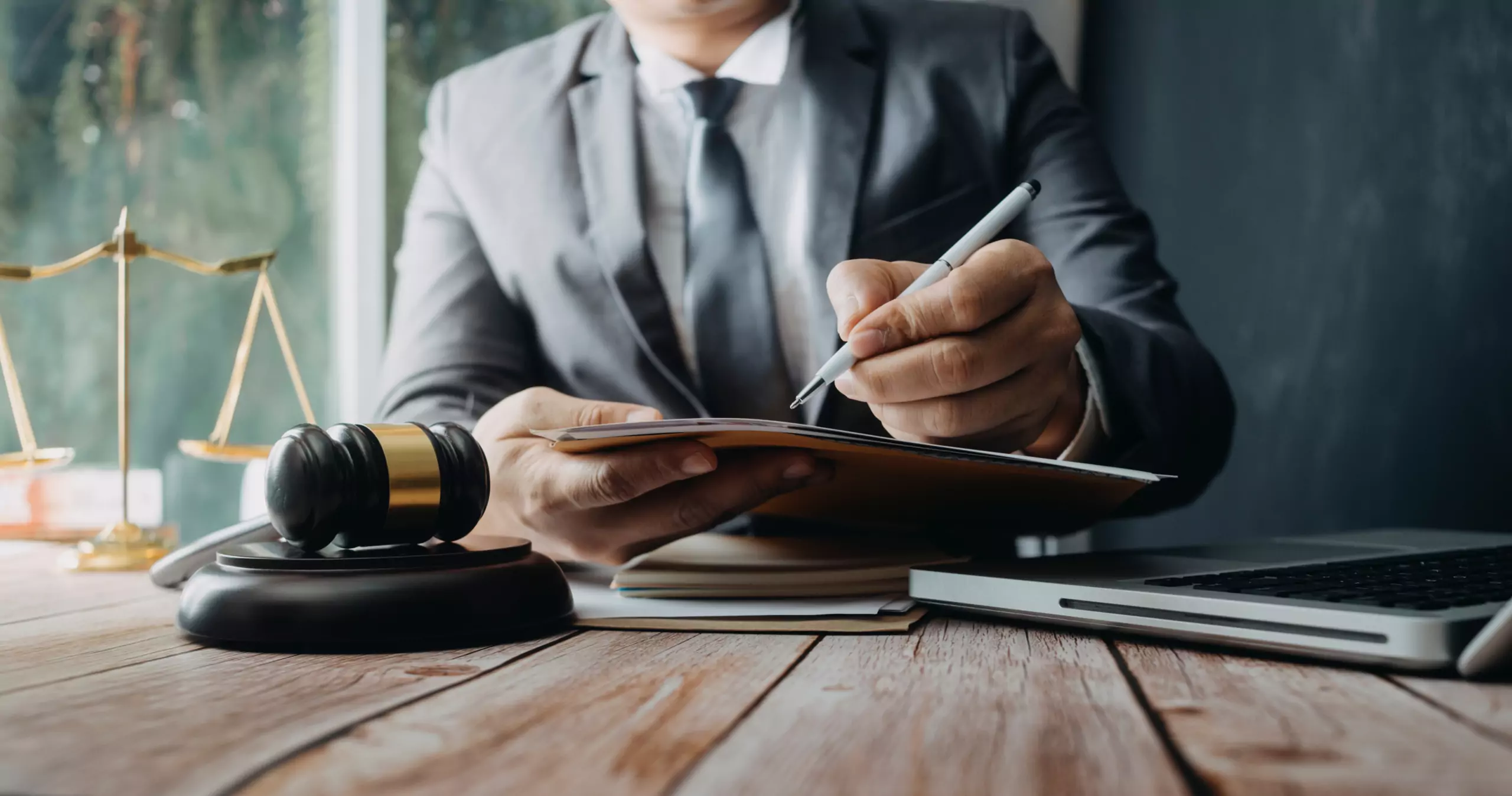 Адвокат Пузиков Максим Анатольевич объясняет: 5 полезных юридических советов