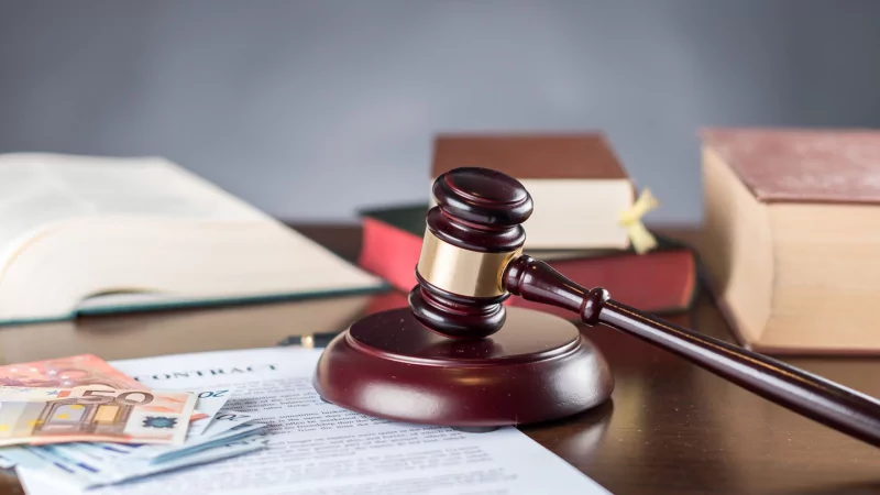 Адвокат Хомич Дмитрий Николаевич объясняет: Как работать с экспертизой в уголовном деле в суде