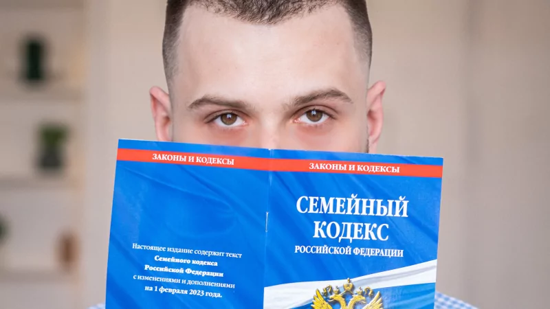 Юрист Павлюк Александр Игоревич объясняет: Защита от иска об освобождении от уплаты алиментов. Или кто будет платить, если дети остались с кажд