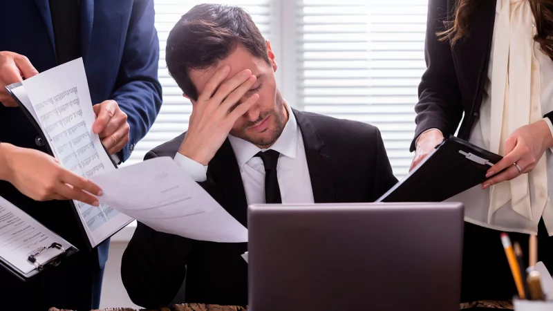 Юрист Бендер Андрей Владимирович объясняет: Юридическая помощь при банкротстве физическим и юридическим лицам