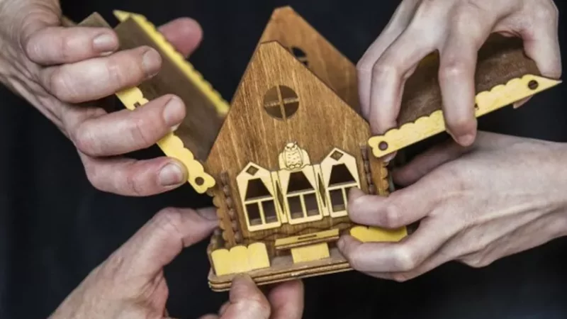 Юрист Локтионов Вадим Вадимович объясняет: Нотариусы разъяснили, как продать доли в недвижимости