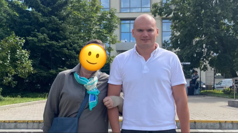 Адвокат Хилалов Вадим Рифович объясняет: Апелляция изменила статью с 228.1 ч. 4 на 228 ч. 2 УК РФ и снизила наказание на 2 года