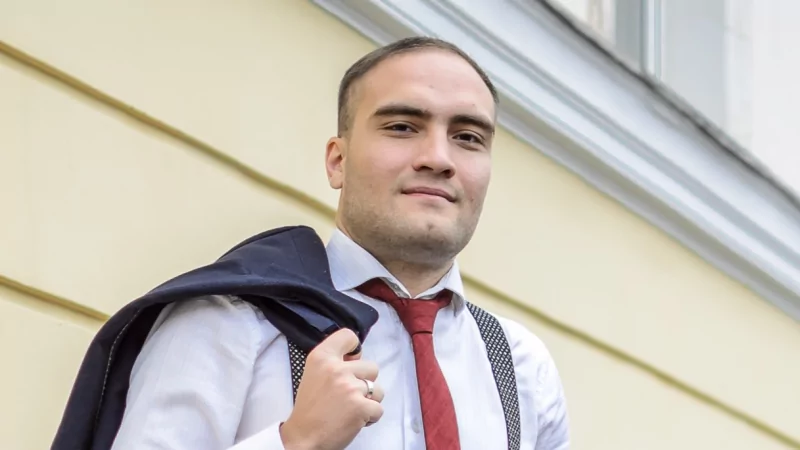 Юрист Саидахмедов Ильяс Амирсултанович объясняет: Как выбрать юриста ? Как понять что юрист компетентный ? Как не попасть на деньги ?