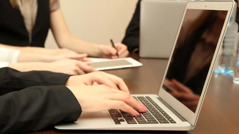 Адвокат Никитин Андрей Сергеевич объясняет: О предоставлении отпусков работникам, усыновившим ребенка