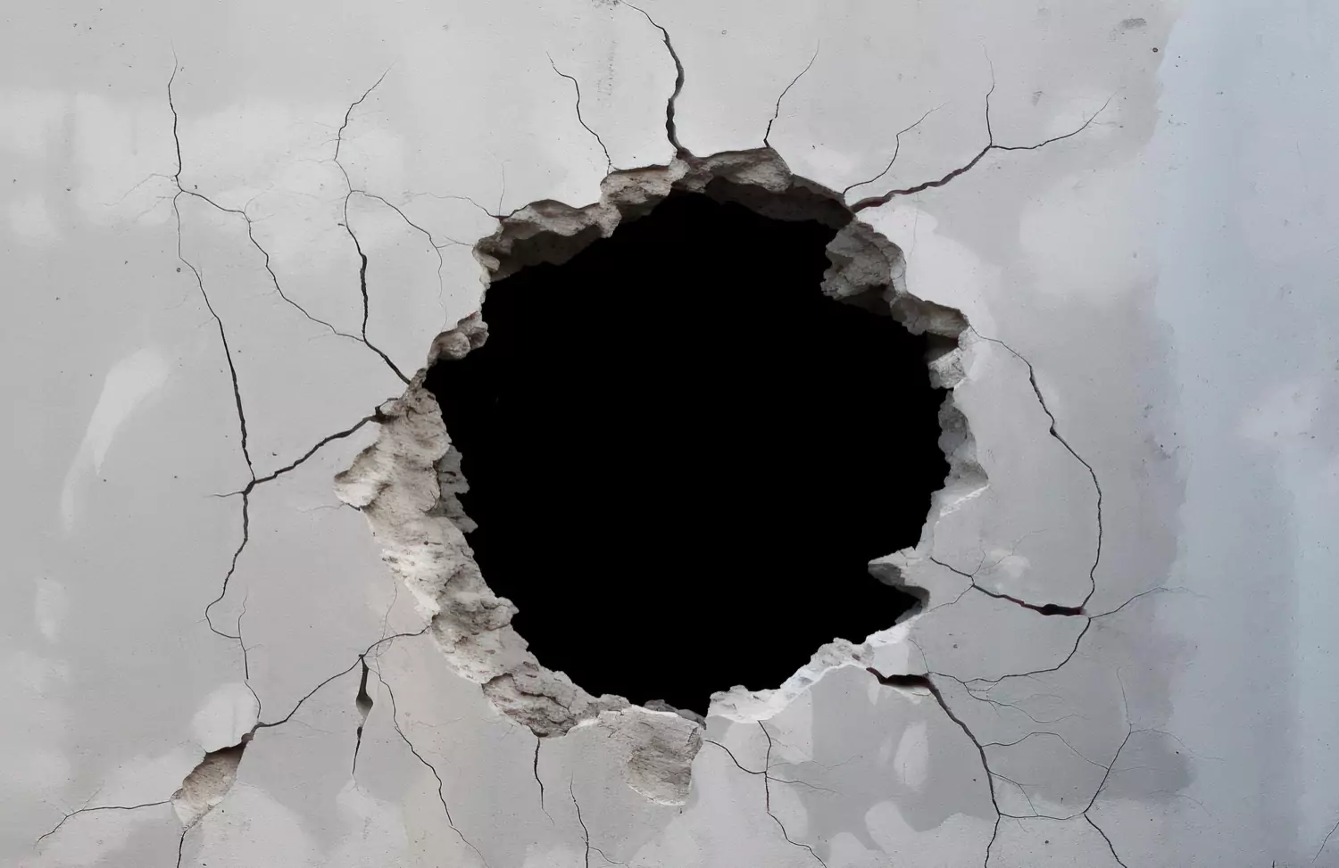 Адвокат Маклакова Юлия Юрьевна объясняет: Яма на дороге – вред автомобилю