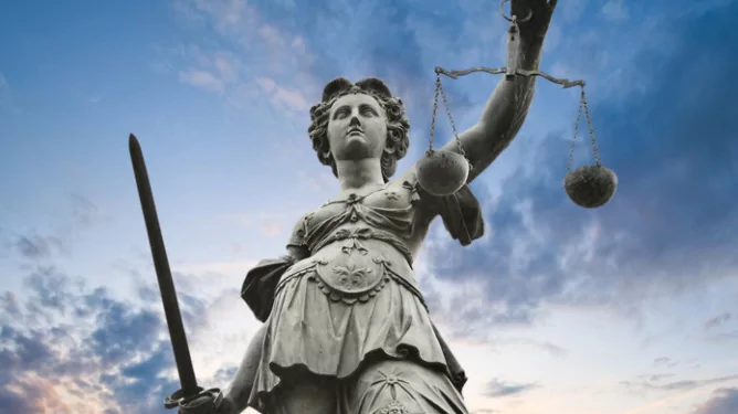 Юрист Августинович Петр Александрович объясняет: Защита деловой репутации – важные ньюансы