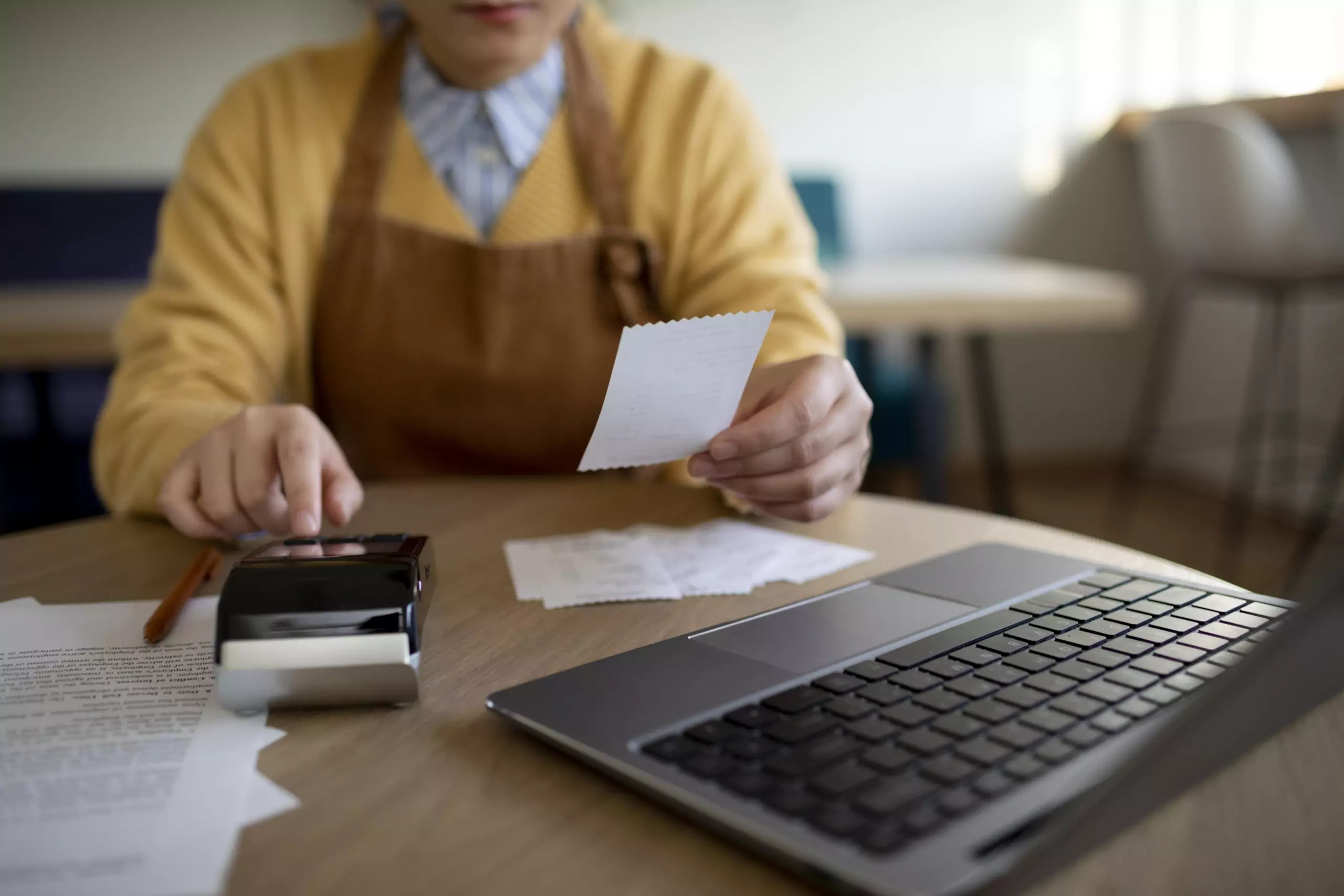 Адвокат Долматов Денис Петрович объясняет: Единовременная выплата сиротам, имеющим жилье, требующее ремонта