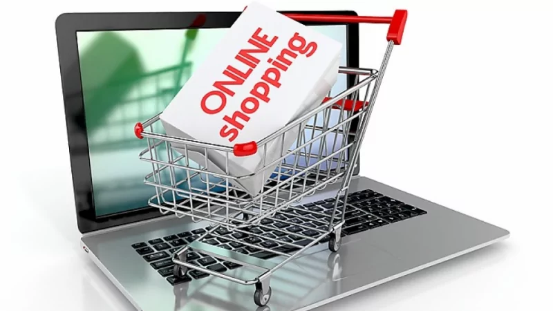 Юрист Бендер Андрей Владимирович объясняет: Продавец не вправе менять цену товара после того, как потребитель оформил онлайн-заказ