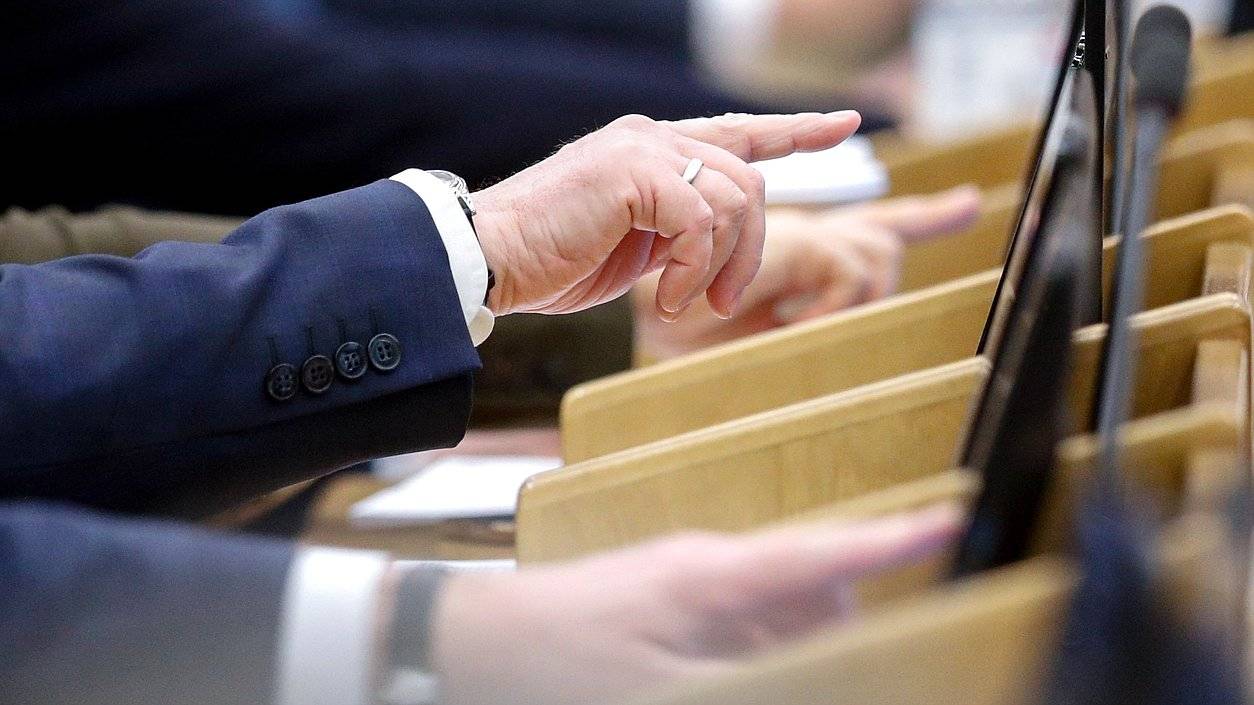Юрист Травников Антон Александрович объясняет: ВС РФ указал, когда управляющая организация не обязана заключать договор с владельцами жилья в доме