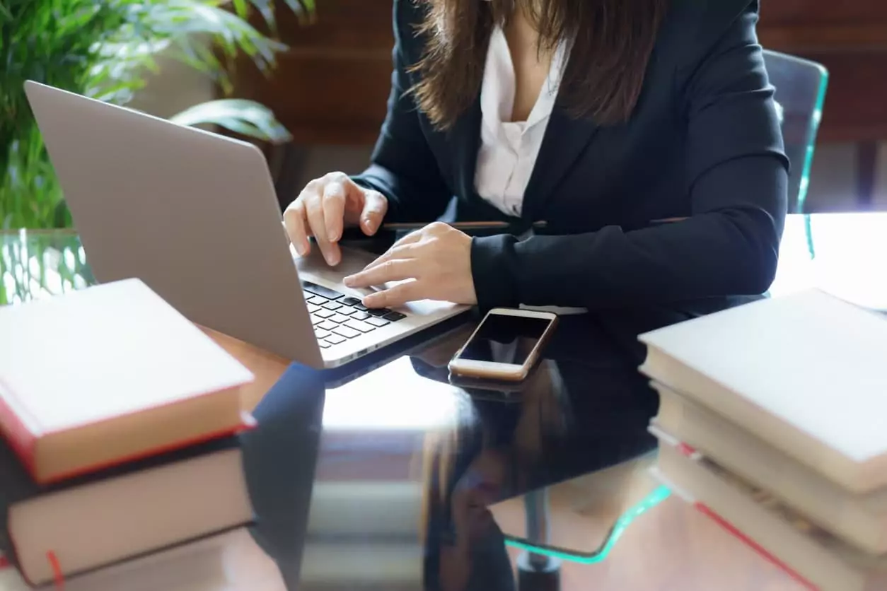 Адвокат Поляков Дмитрий Васильевич объясняет: Средства маткапитала разрешили использовать на ремонт дома блокированной застройки