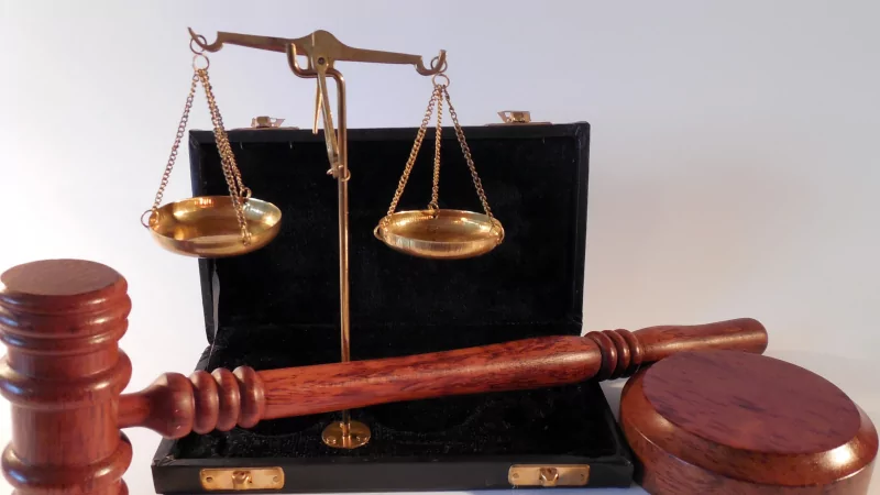 Юрист Леонова Юлия Алексеевна объясняет: Как следует вести себя в процессе судебного разбирательства?