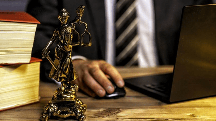 Юрист Максютенко Олег Владимирович объясняет: Как поступить с наследством, которое не приняли вовремя, объяснил Верховный Суд