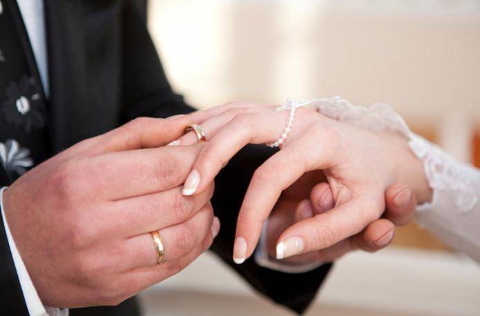 Адвокат Кошельник Нина Григорьевна объясняет: Фиктивный брак