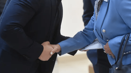 Юрист Максютенко Олег Владимирович объясняет: Супружеский долг востребован. Жена банкрота заплатит за продажу совместного имущества