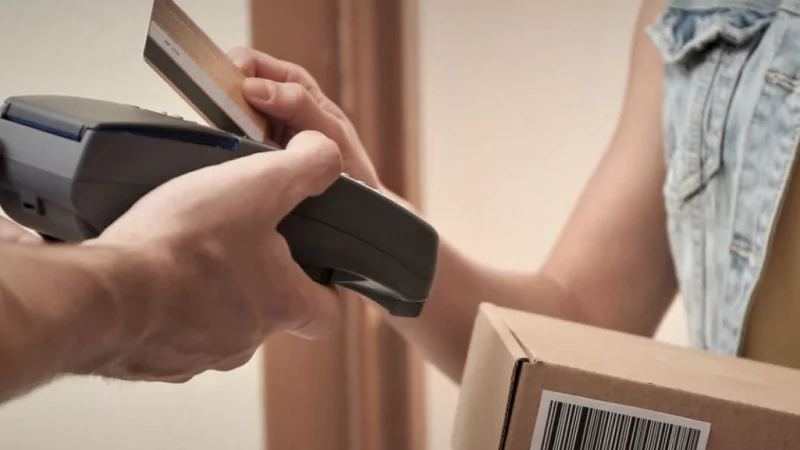 Юрист Хорошавин Артём Михайлович объясняет: Как вернуть вещь в магазин, если она не понравилась