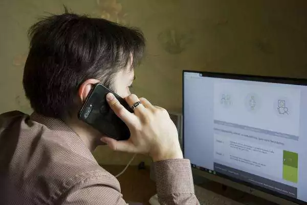 Адвокат Поляков Дмитрий Васильевич объясняет: МВД рекомендует, как защититься от аферистов при замене сим-карты