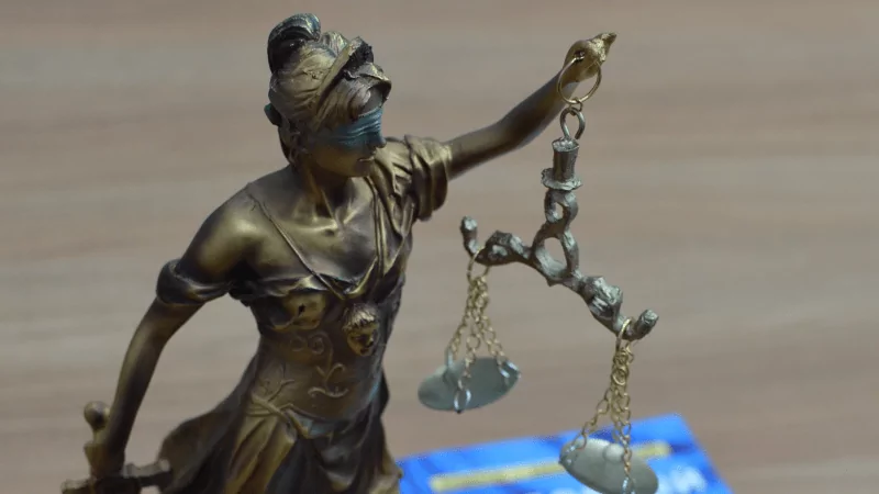 Адвокат Фахрутдинов Александр Хамисович объясняет: Срочный выезд адвоката 24/7 по Иркутску и области при задержании, обыске, допросе