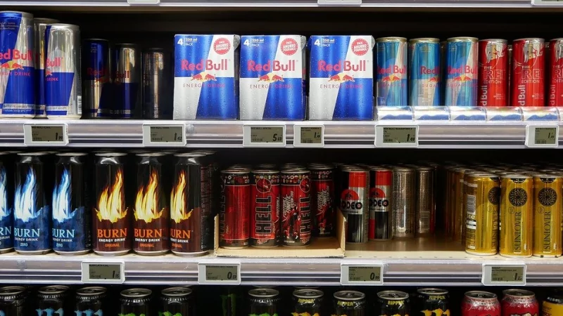 Адвокат Благочев Пётр Вадимович объясняет: С 1 марта 2025 года запрещена продажа энергетиков несовершеннолетним