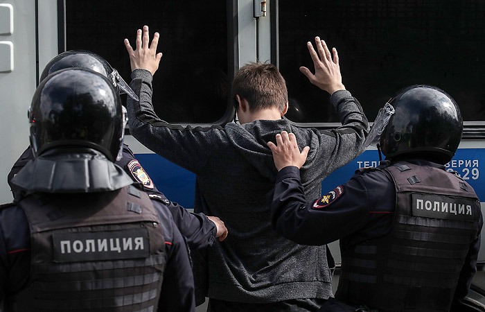 Адвокат Поляков Дмитрий Васильевич объясняет: ВС отказался менять правила нахождения задержанных в полиции