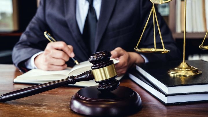 Юрист Шаповалов Сергей Леонидович объясняет: Договор аренды земельно участка закончился, а строительство объекта не завершено.