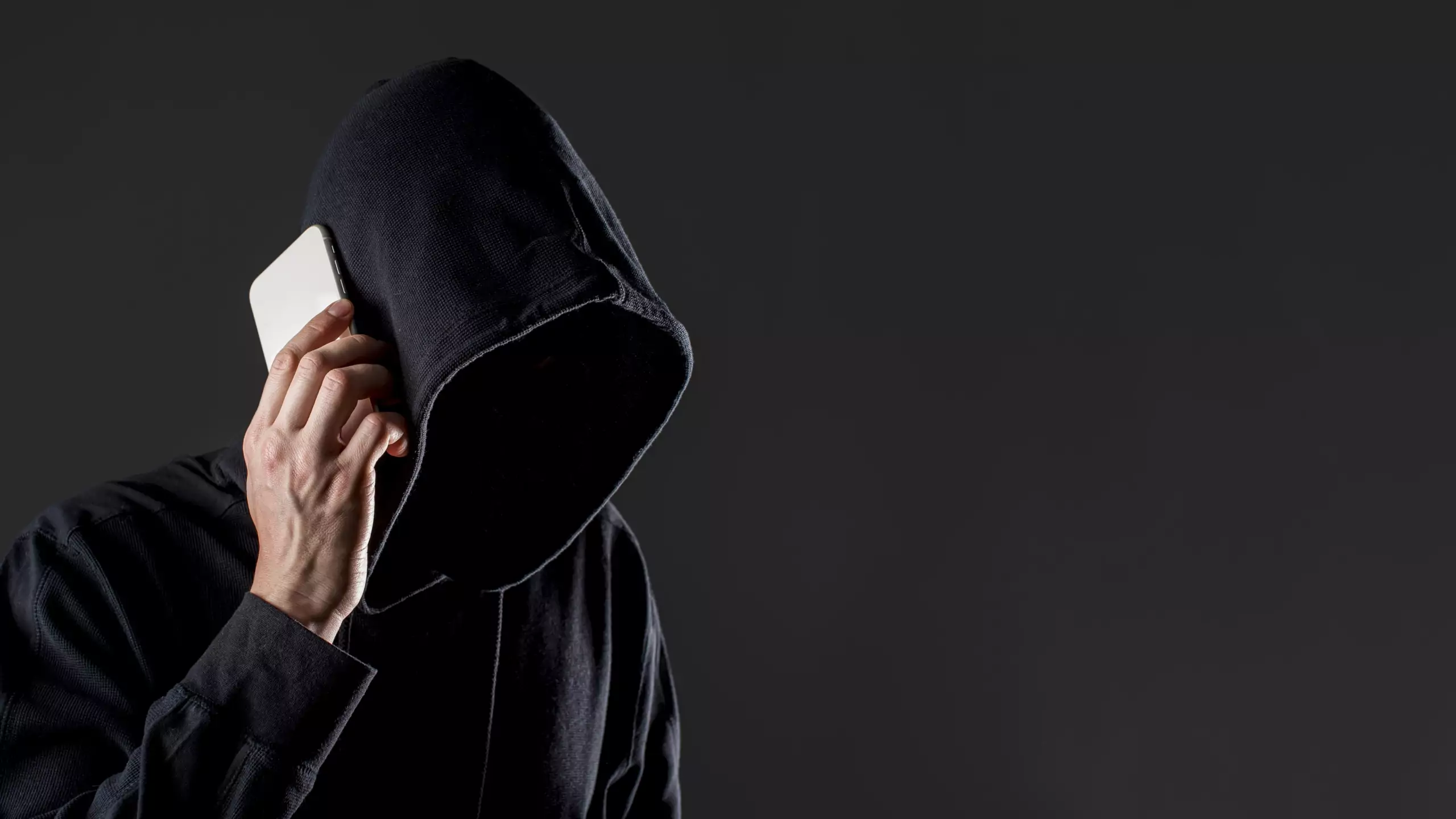 Адвокат Поляков Дмитрий Васильевич объясняет: Полиция спасла накопления профессора МГУ от телефонных мошенников