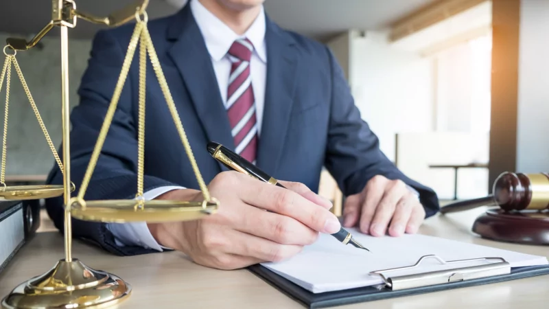 Юрист Зарипов Александр Григорьевич объясняет: Почему нужно обратиться к юристу перед покупкой недвижимости