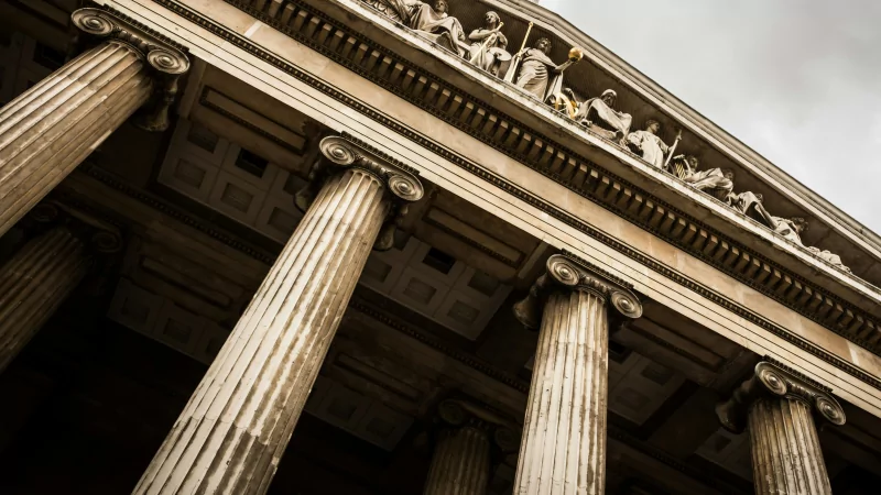 Юрист Гогян Артур Араикович объясняет: Самостоятельная продажа должником недвижимости, находящейся в ипотеке!