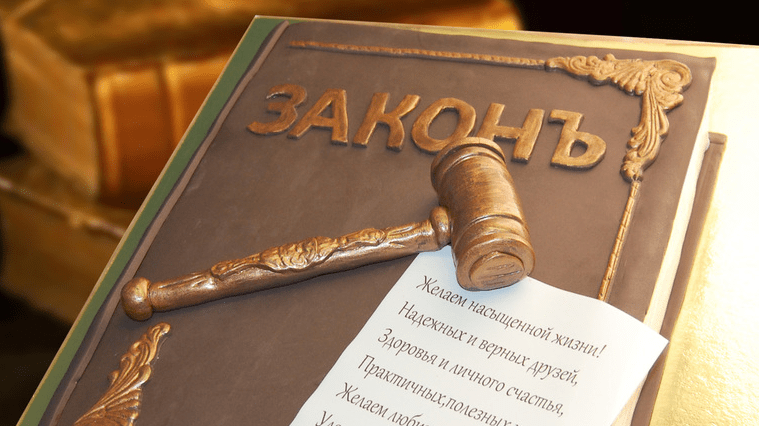 Адвокат Гусаков Юрий Витальевич объясняет: Роль и правовая деятельность адвоката России Юрия Гусакова.