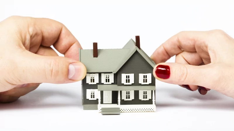 Юрист Берковская Виктория Олеговна объясняет: Раздел ипотечной недвижимости и кредита