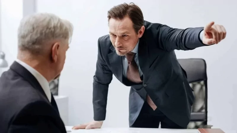 Юрист Жуков Олег Олегович объясняет: Какие права у лиц, страдающих от нарушения трудового законодательства?