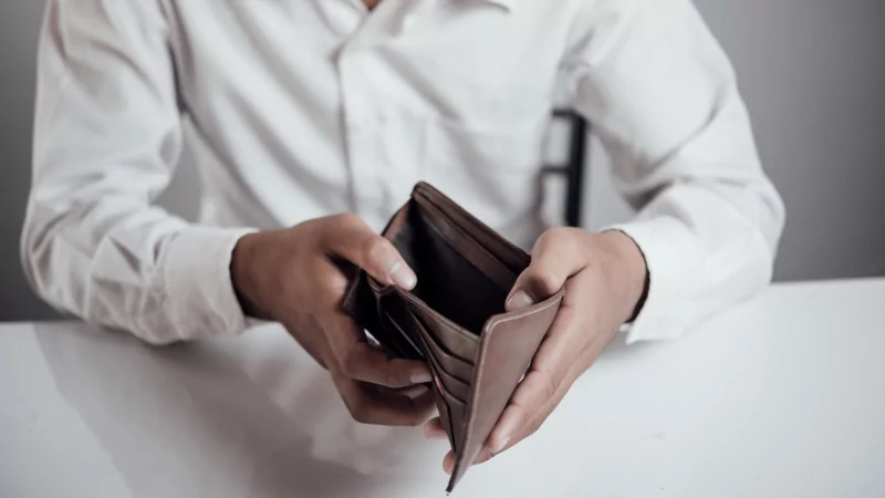 Адвокат Пузиков Максим Анатольевич объясняет: Деньги списали с карты, что делать?