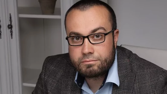 Адвокат Колонтай Дмитрий Владимирович объясняет: Грабеж, которого не было. Уголовное дело прекращено по реабилитирующим основаниям.