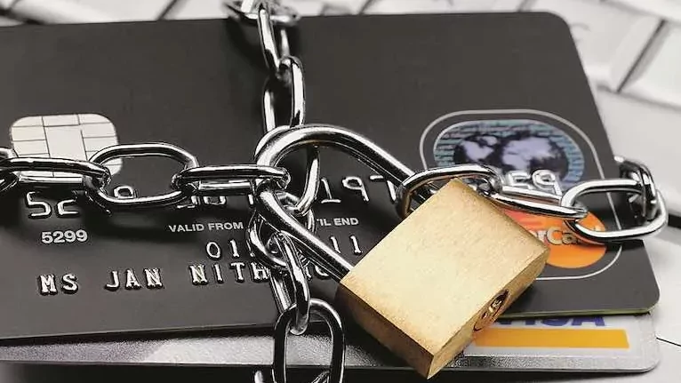 Юрист Стенковая Анастасия Николаевна объясняет: Что делать если Ваши счета арестованы