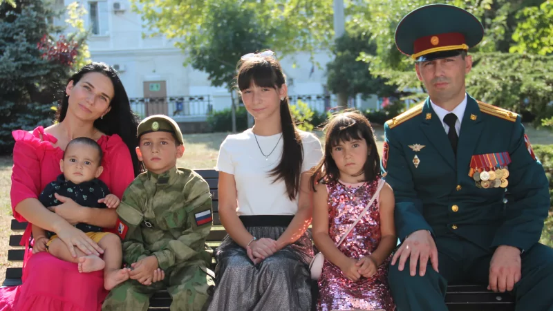 Юрист Великанов Юрий Андреевич объясняет: Президент подписал закон о получении жилья вне очереди многодетным военным и с детьми инвалидами