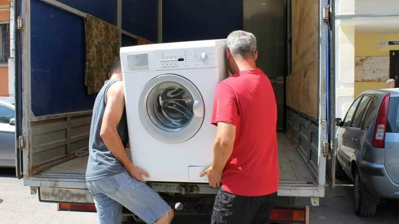 Адвокат Елисеенко Максим Александрович объясняет: Как ИП и ООО работать с самозанятыми, чтобы не нарушить закон