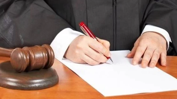 Адвокат Тохтамишян Александр Федорович объясняет: Что делать, если истец или ответчик умер в период рассмотрения судом дела?