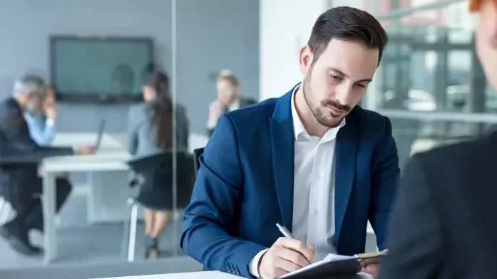 Адвокат Долгов Олег Владимирович объясняет: Куда выпускнику (студенту) юристу пойти работать?